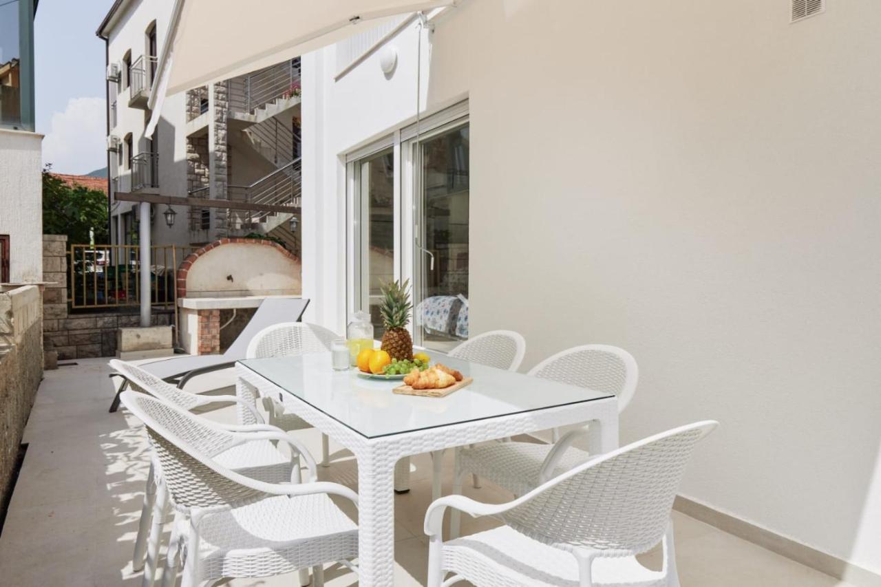 Petrovic Apartmani Tivat Exterior photo