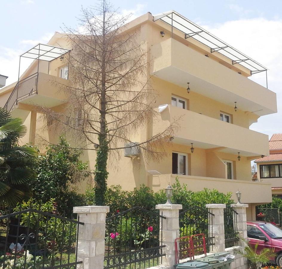 Petrovic Apartmani Tivat Exterior photo